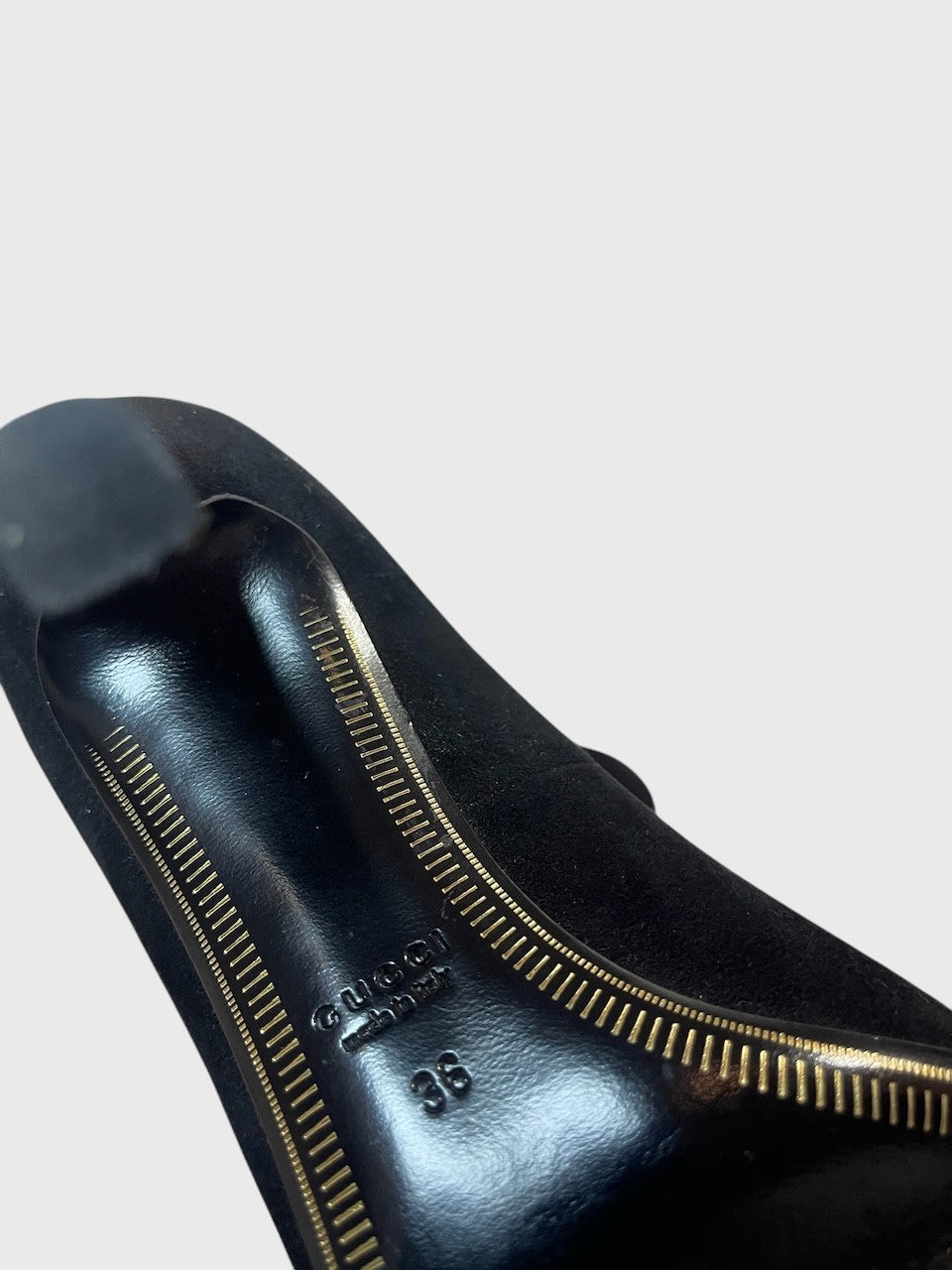 Escarpins Prada noirs T.36