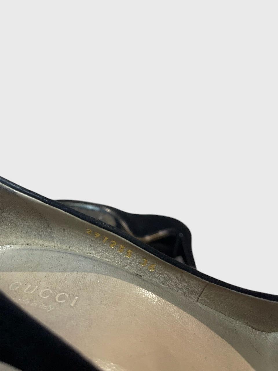 Escarpins Prada noirs T.36