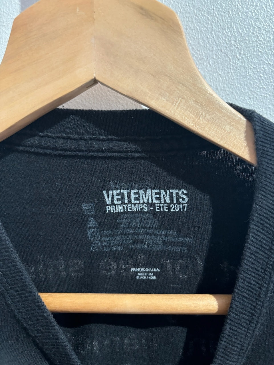 T-shirt Vetements noir T.XS