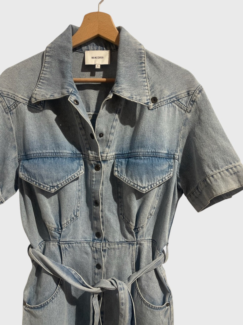 Robe Nanushka en jeans T.S