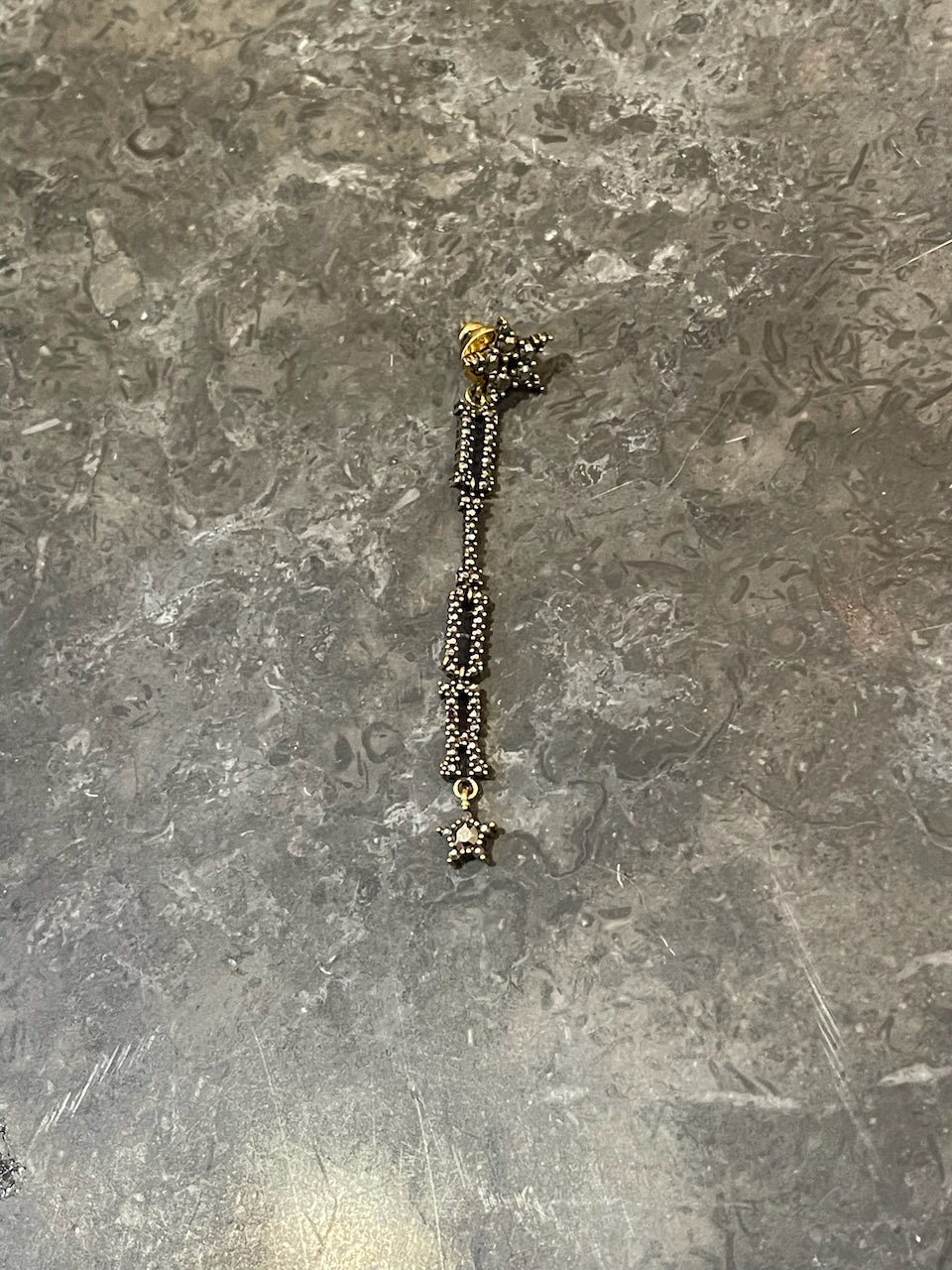 Boucle d'oreille Dior Revolution