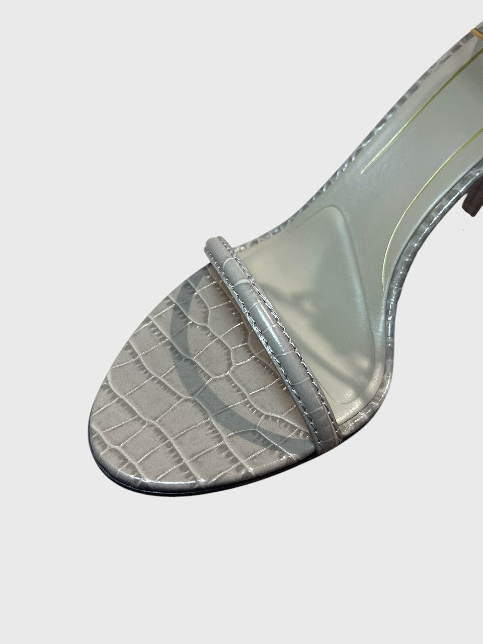 Sandales Fendi grises T.40