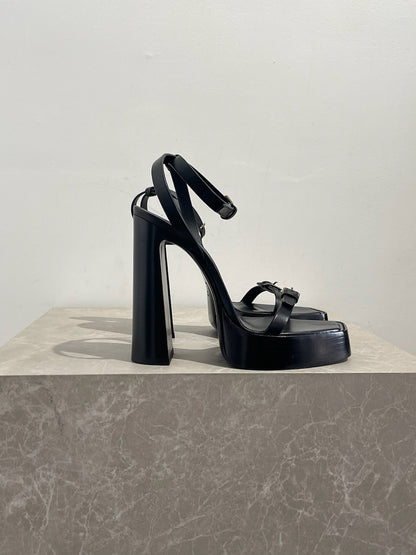Sandales Saint Laurent noires T.38