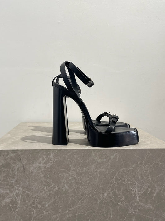 Sandales Saint Laurent noires T.38