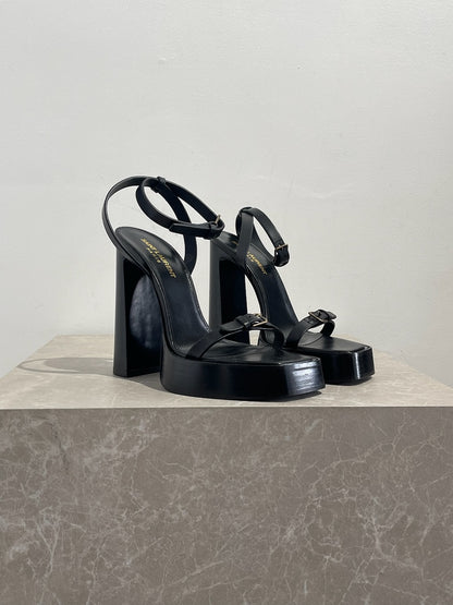 Sandales Saint Laurent noires T.38