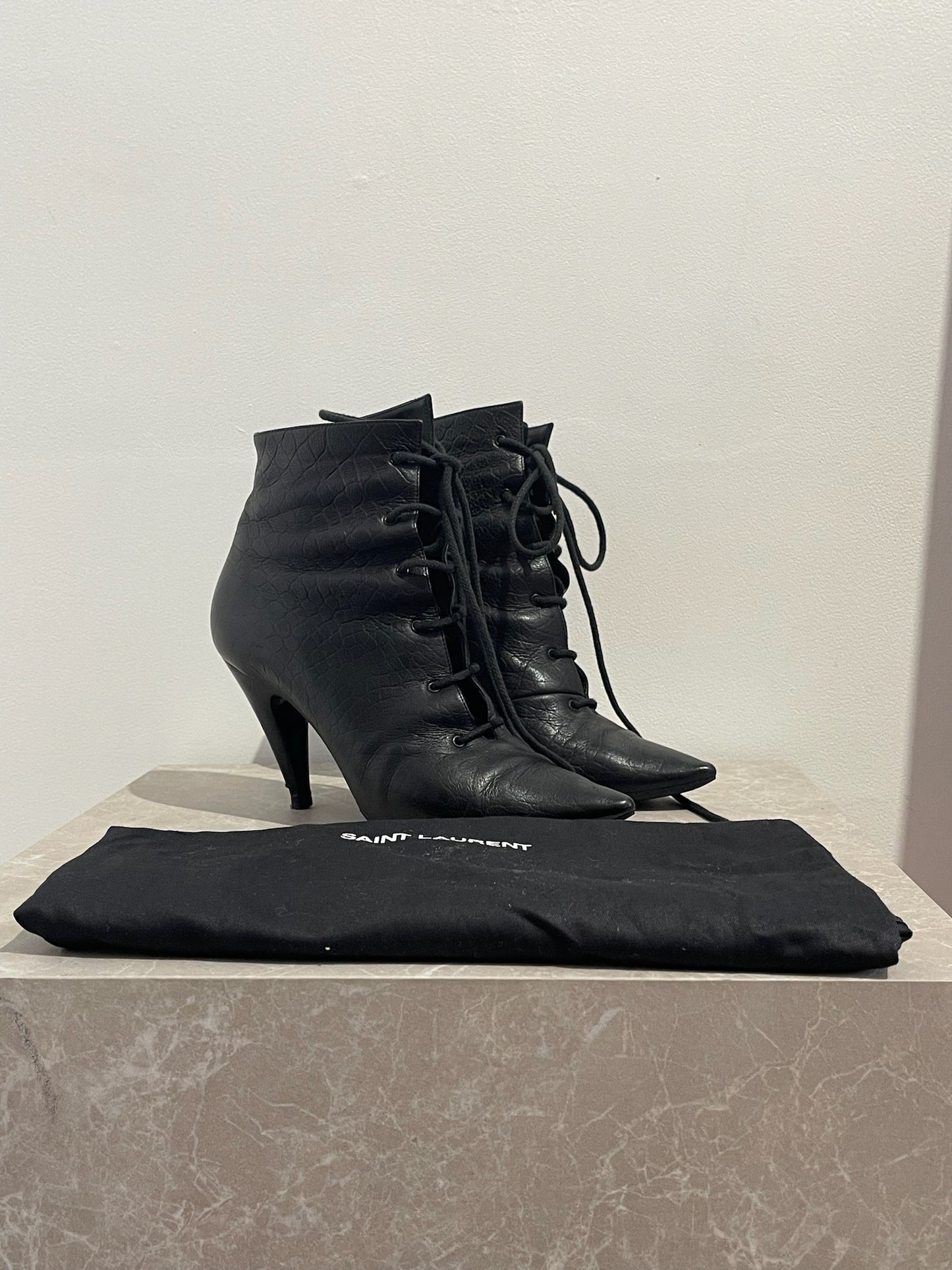 Bottines Saint Laurent noires T.38,5