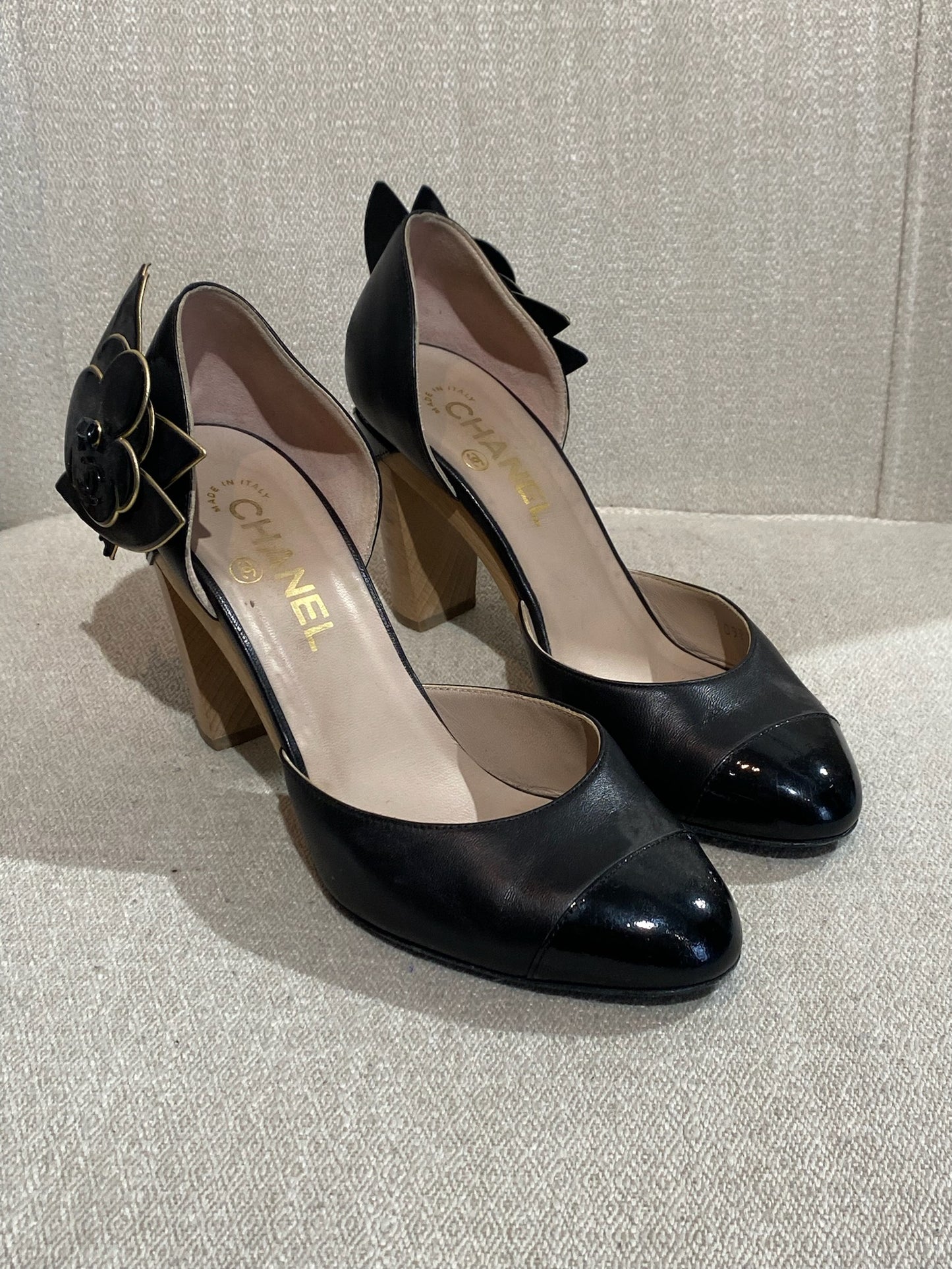 Escarpins Chanel noirs T.37,5