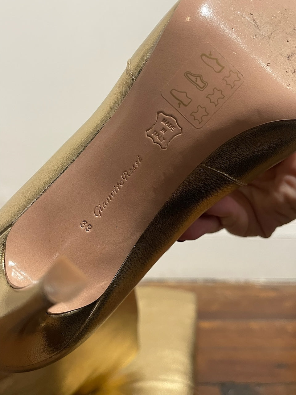 Bottes Gianvito Rossi dorées T.39