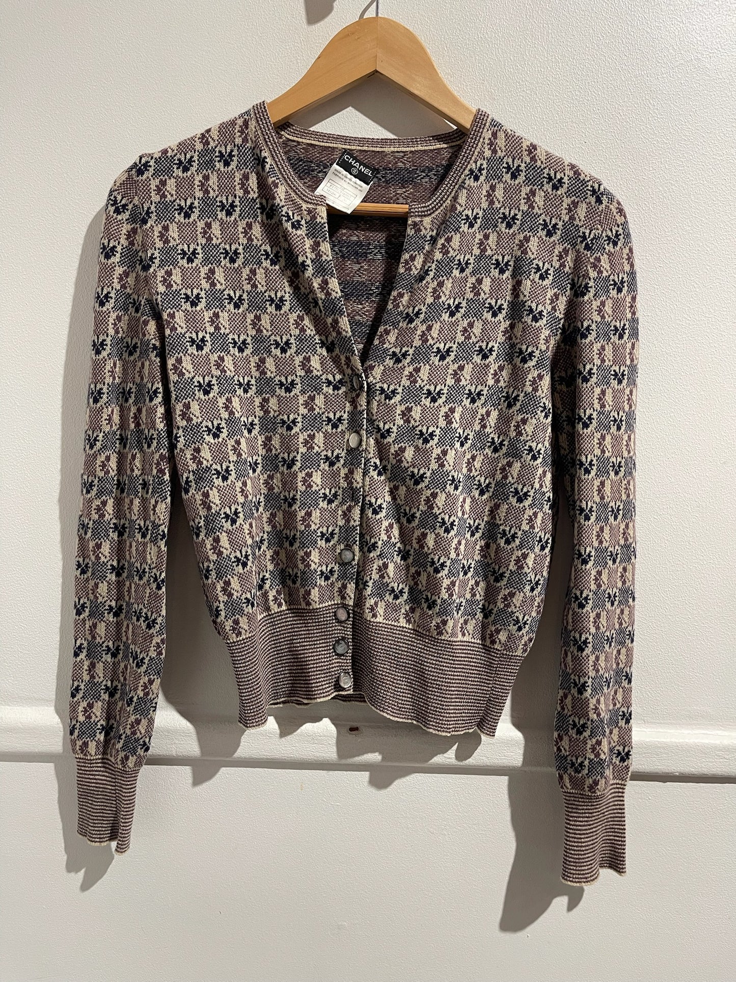 Cardigan Chanel à carreaux T.36