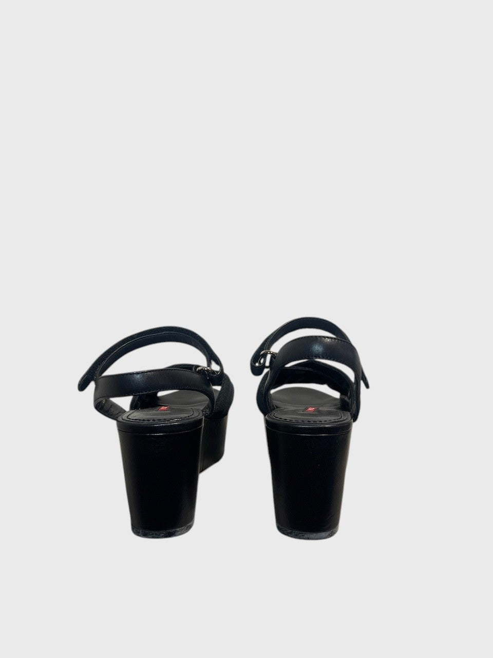 Sandales Prada noires T.36