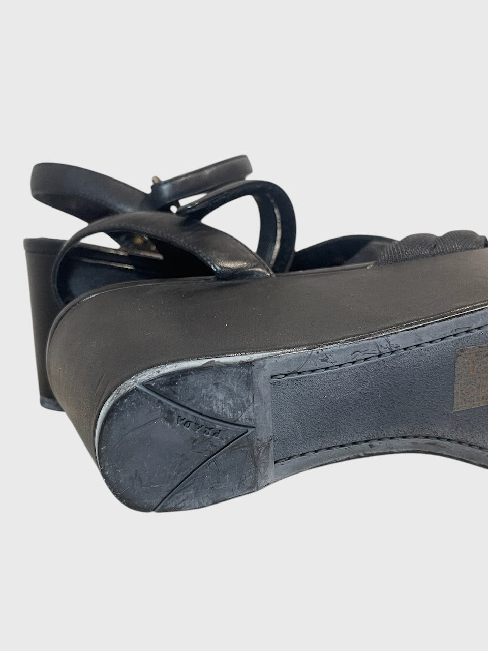 Sandales Prada noires T.36