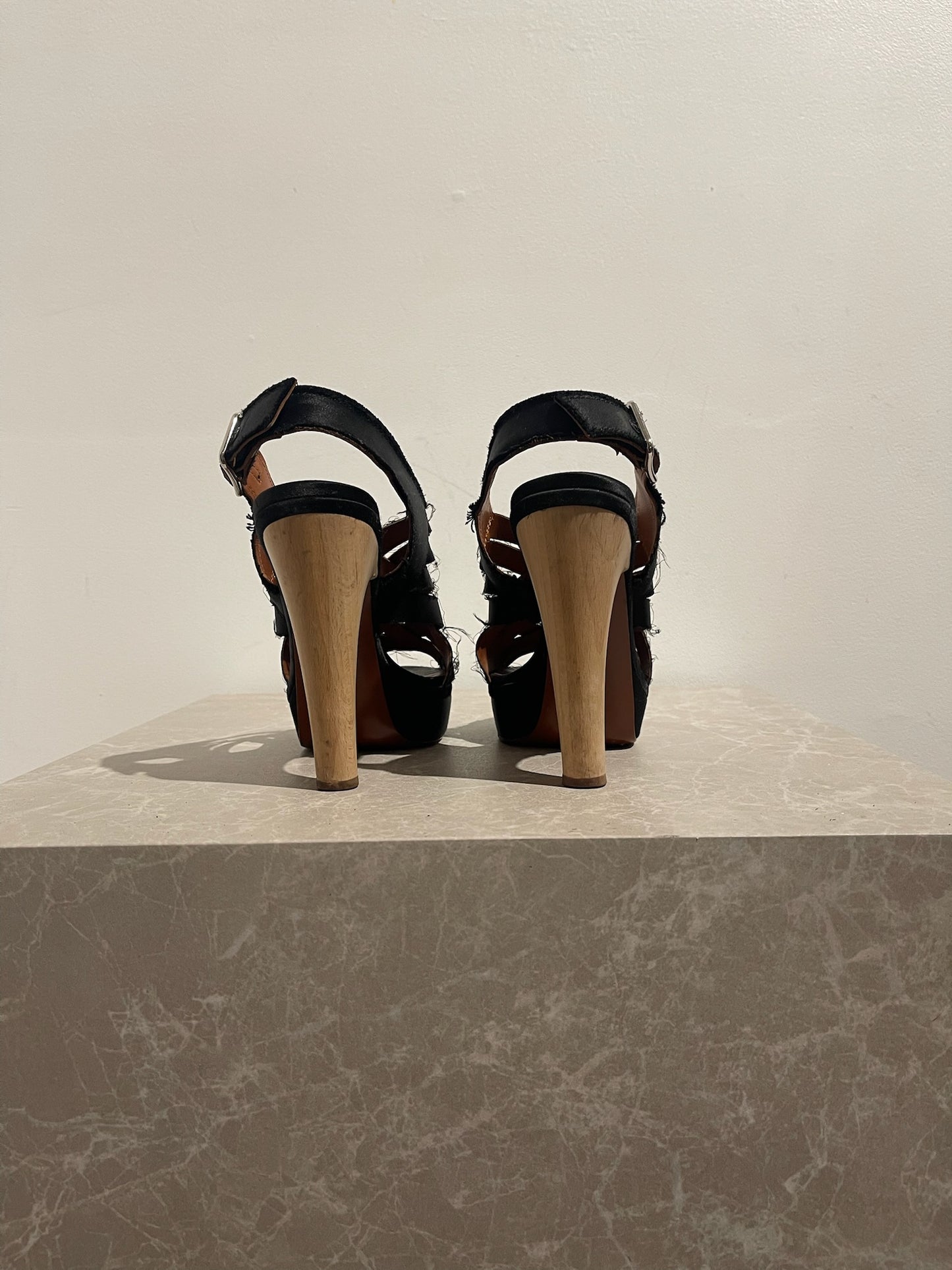 Sandales Lanvin noires T.36,5