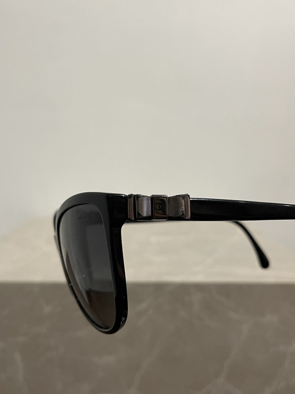 Lunettes de soleil Chanel noires