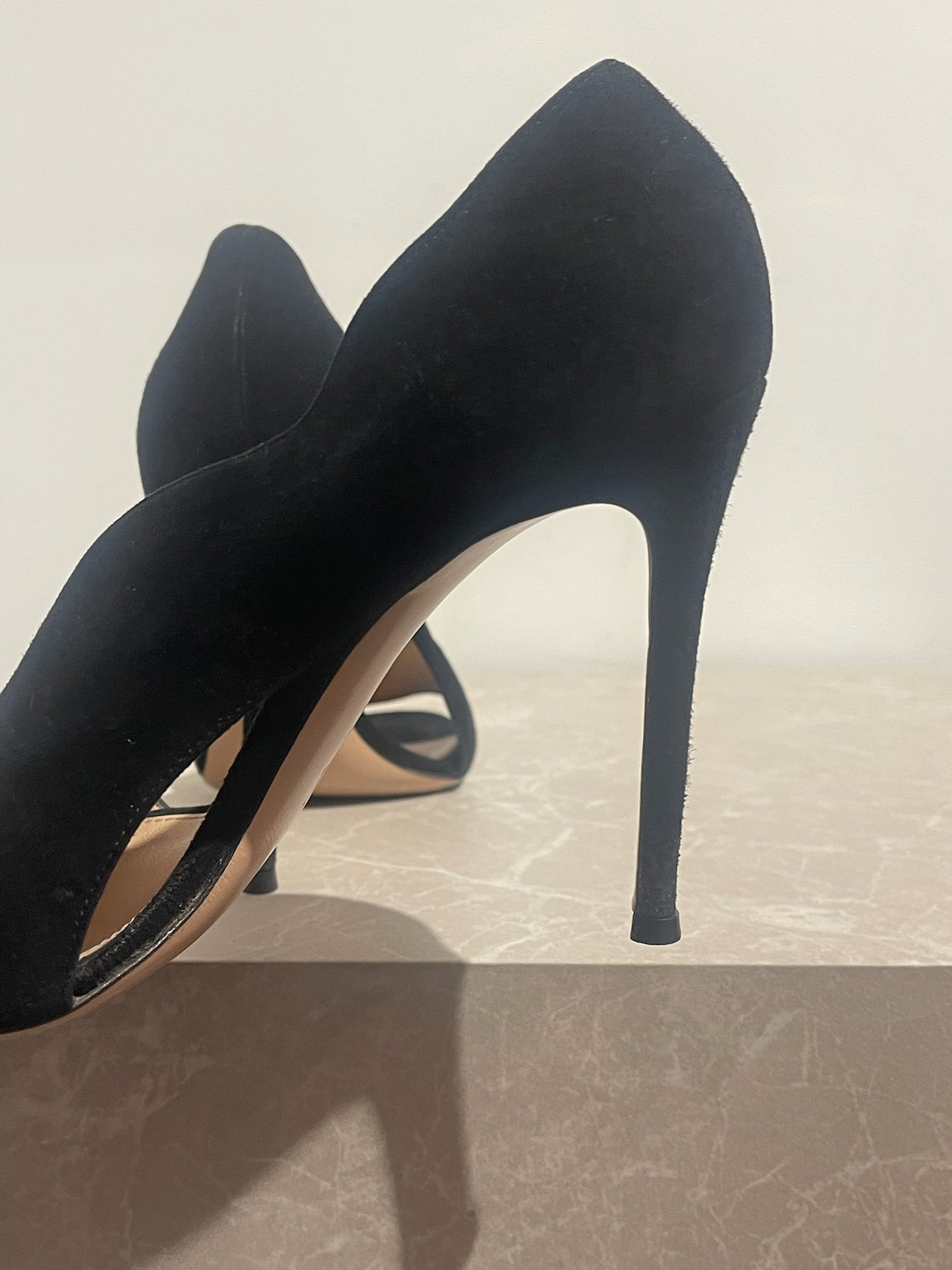 Sandales Gianvito Rossi noires T.37