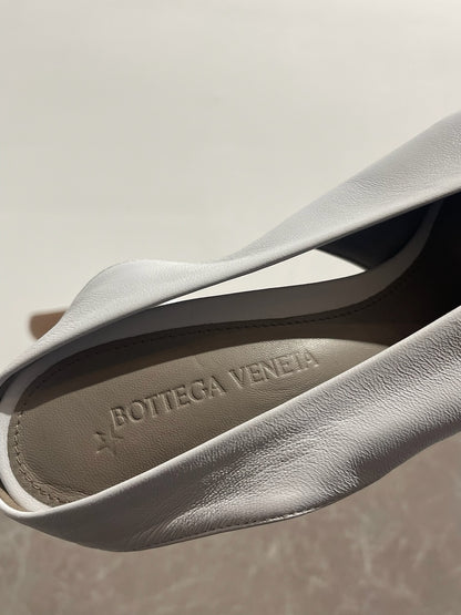 Escarpins Bottega Veneta blancs T.40