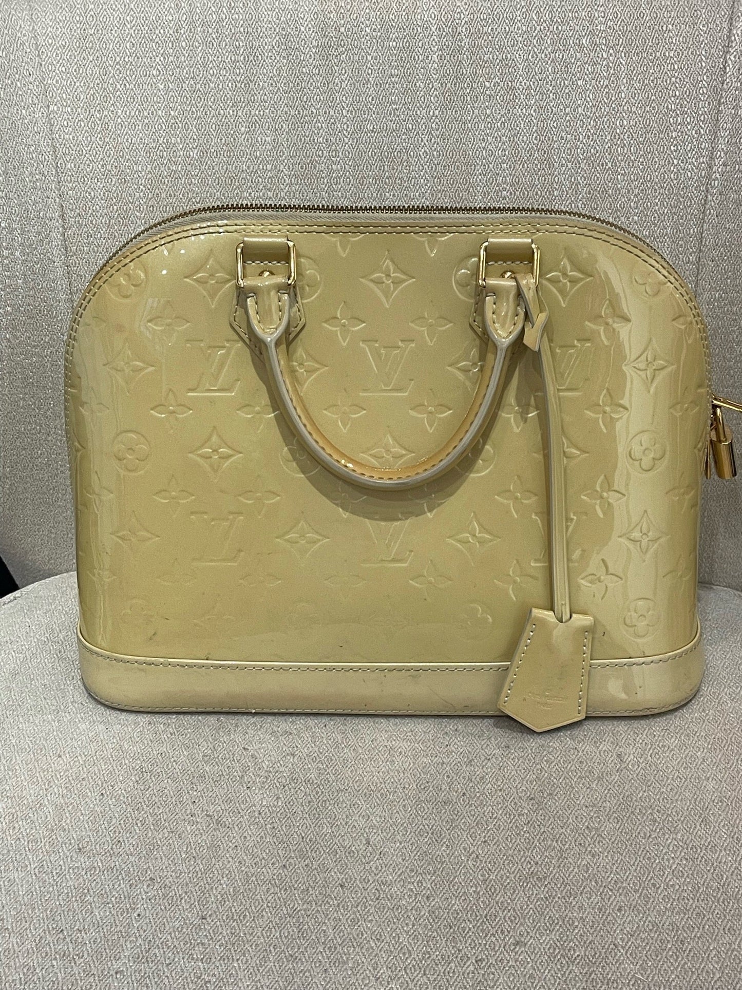 Sac Louis Vuitton Alma beige