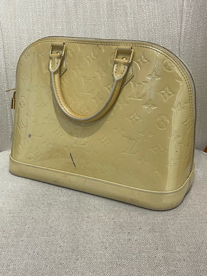 Sac Louis Vuitton Alma beige