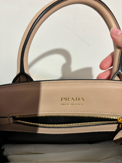 Sac Prada beige NEUF