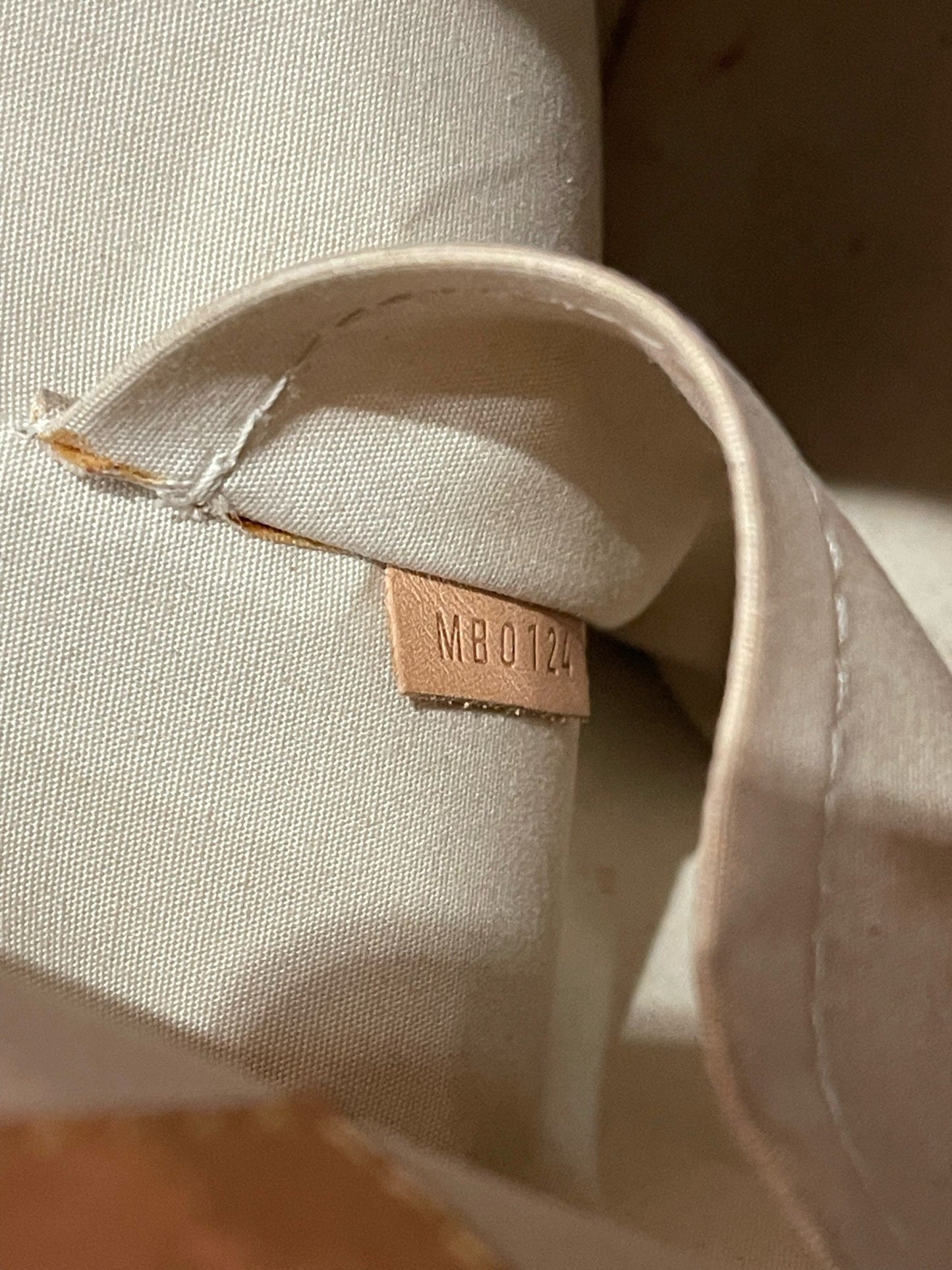 Sac Louis Vuitton Alma beige