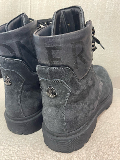 Boots Moncler noires T.38