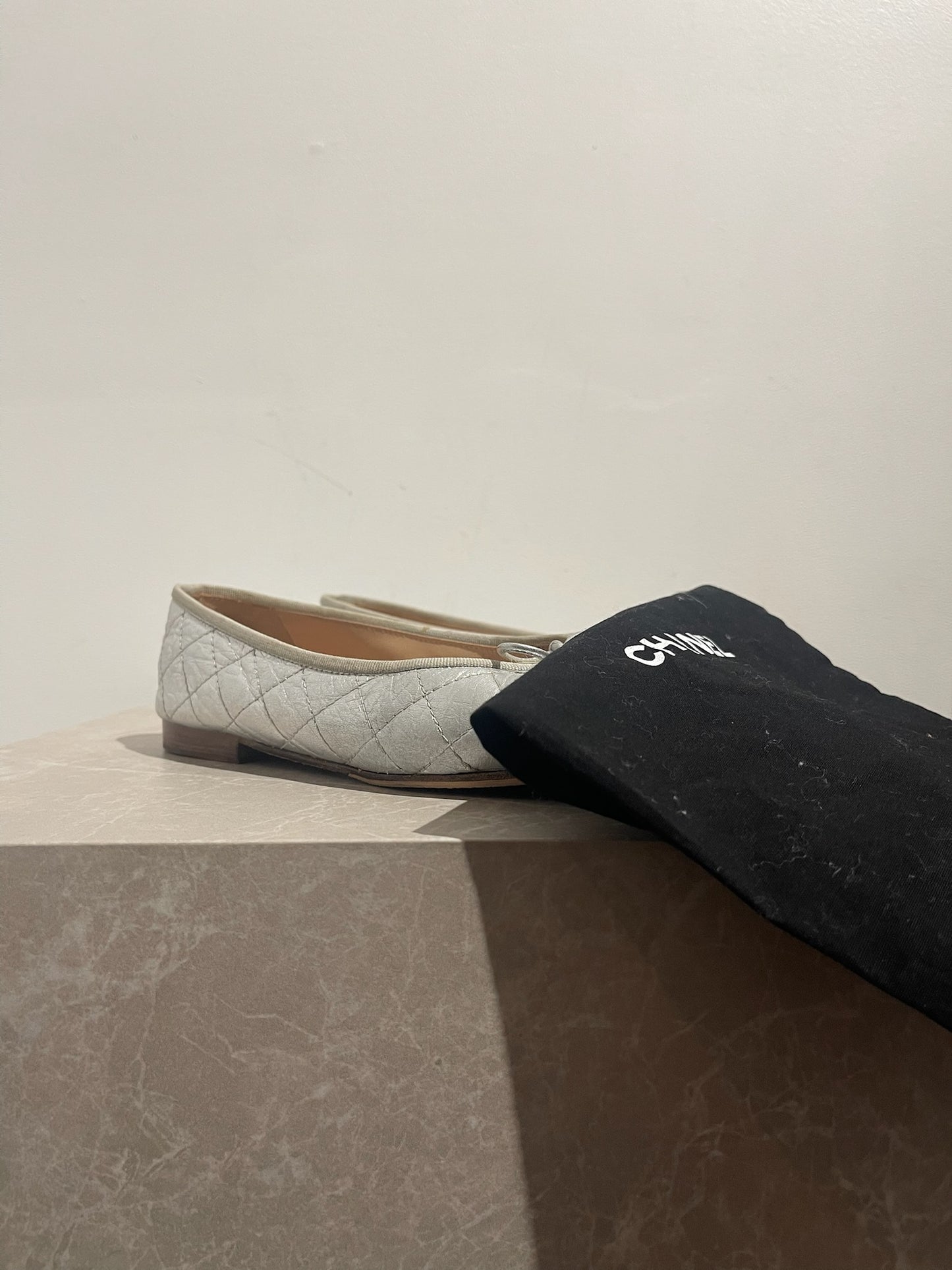 Ballerines Chanel argentées T.38,5