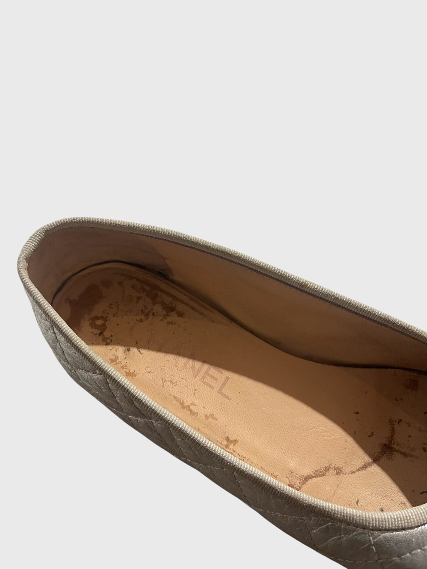 Ballerines Chanel argentées T.38,5