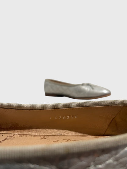 Ballerines Chanel argentées T.38,5
