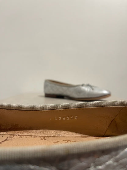 Ballerines Chanel argentées T.38,5