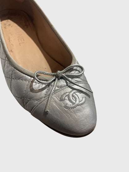 Ballerines Chanel argentées T.38,5
