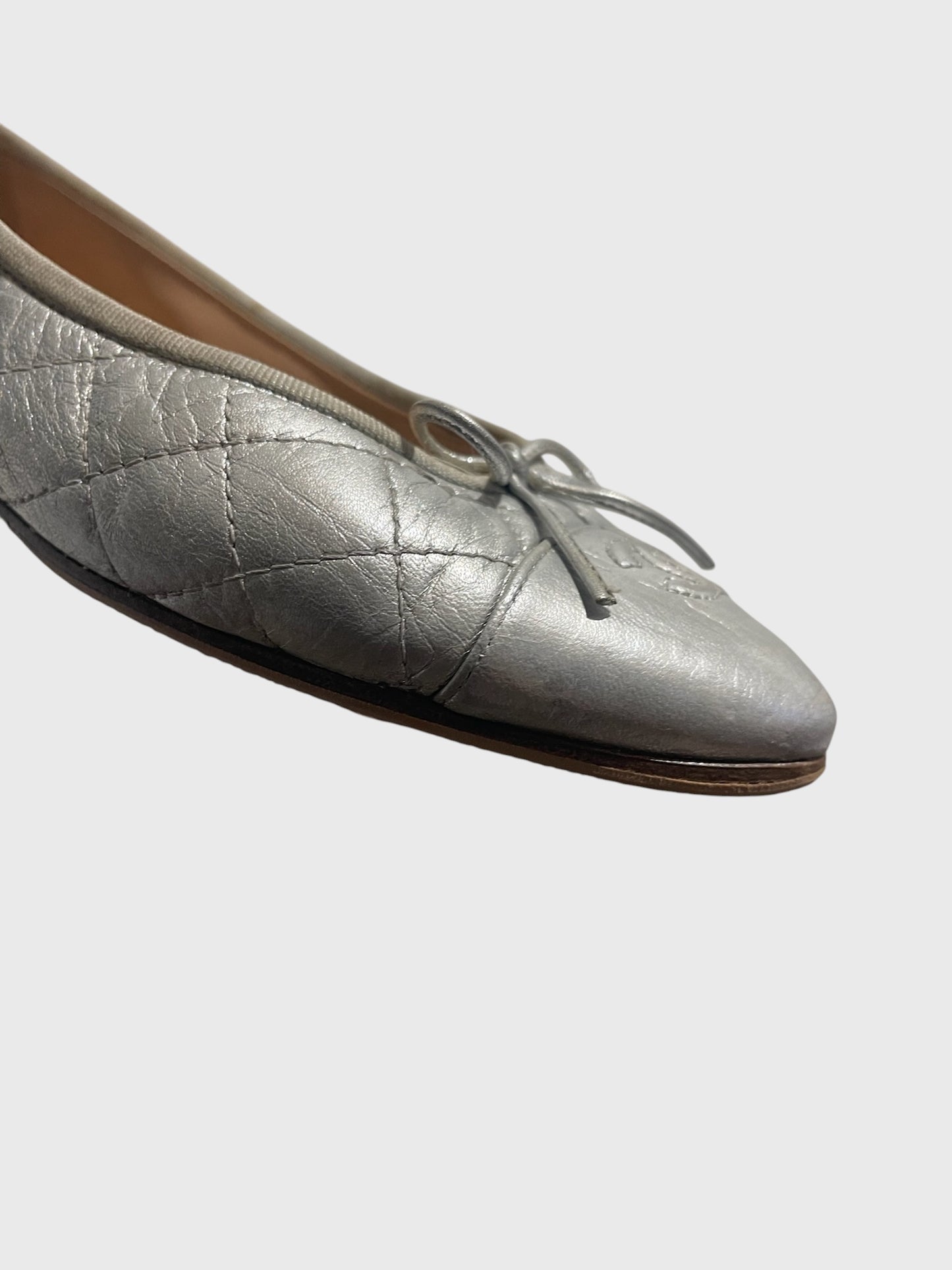 Ballerines Chanel argentées T.38,5