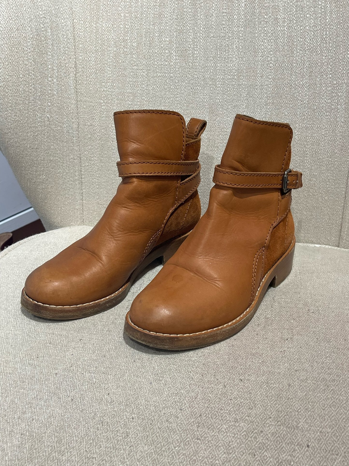 Boots Acne Studios camels T.35