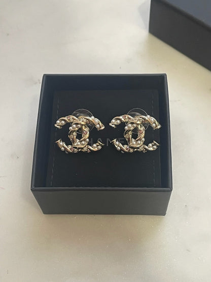 Boucles d'oreilles Chanel CC