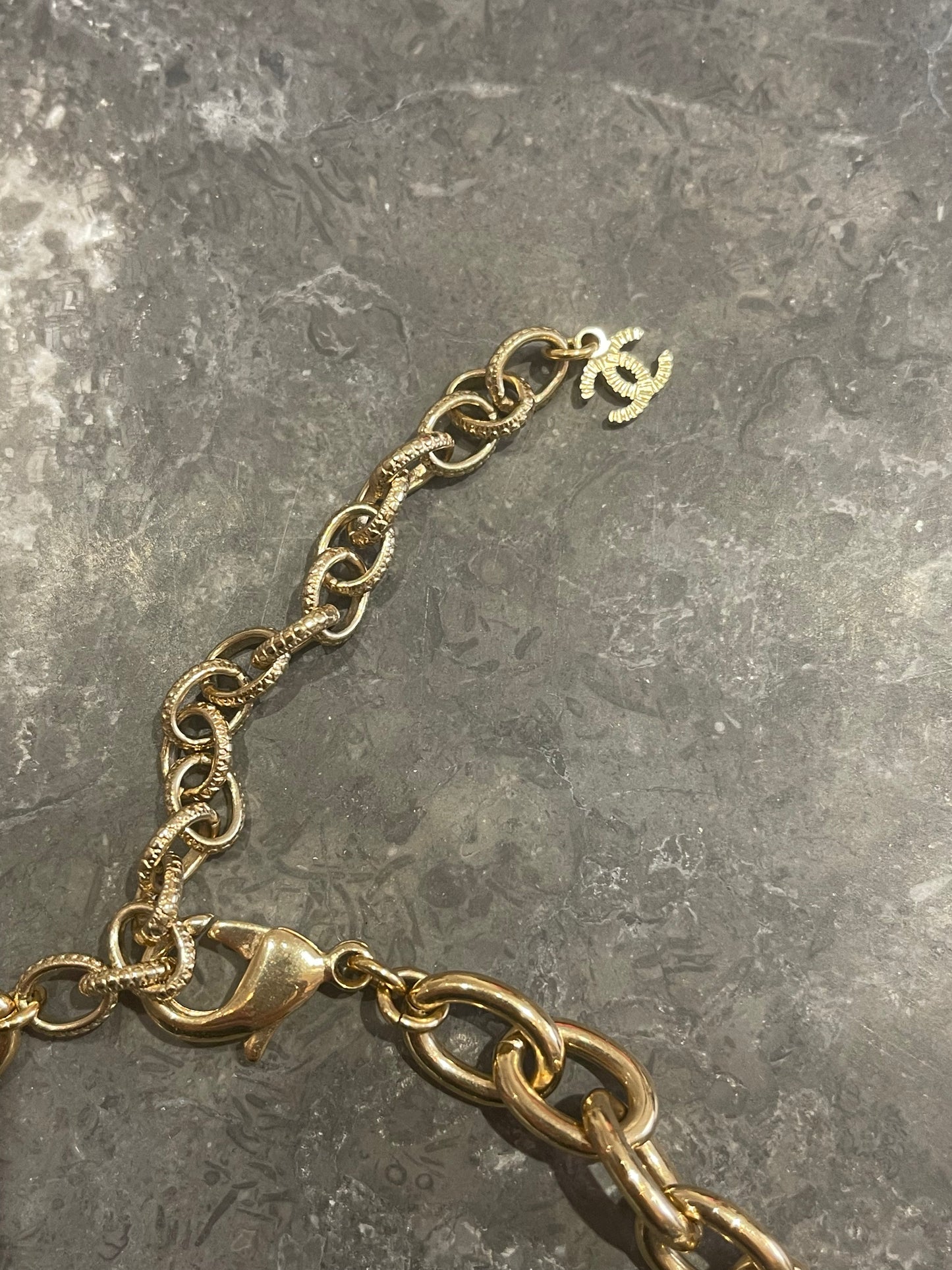 Collier Chanel doré