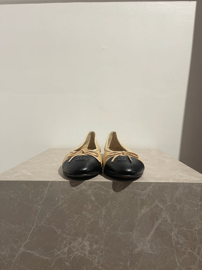 Ballerines Chanel beige T.39,5