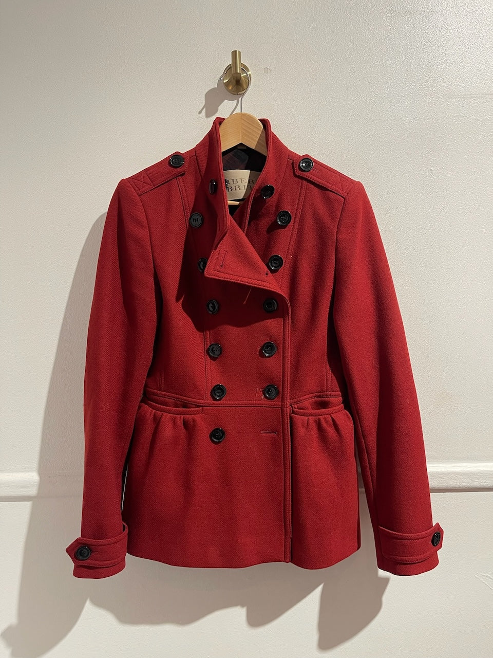 Manteau Burberry rouge T.38