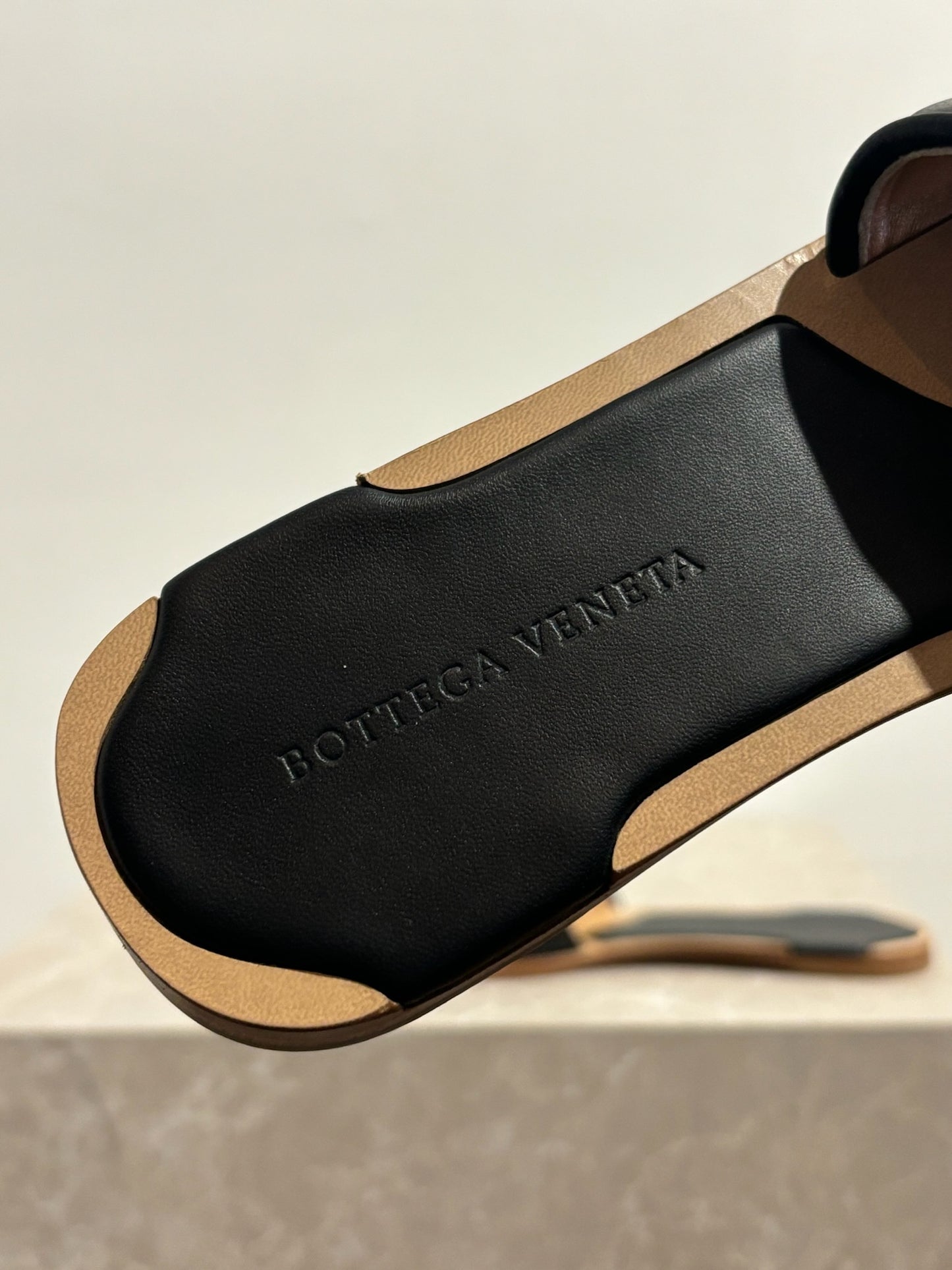 Mules Bottega Veneta noires T.38