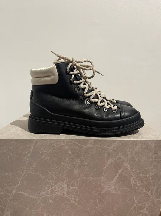 Bottines Chanel noir T.40