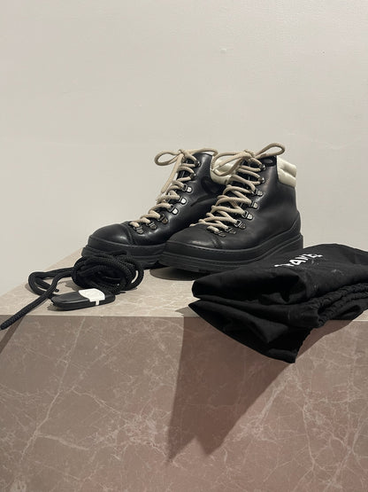Bottines Chanel noir T.40