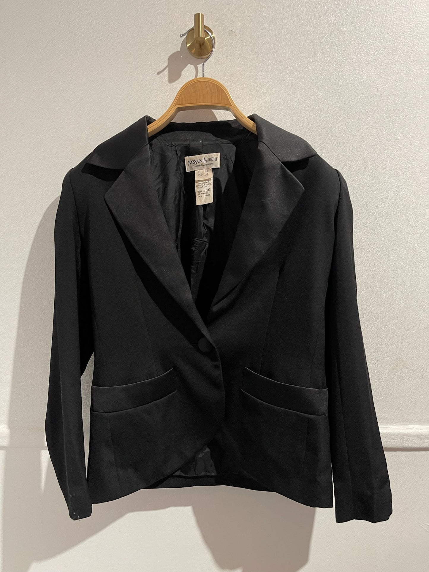 Veste Yves Saint Laurent noire T.38