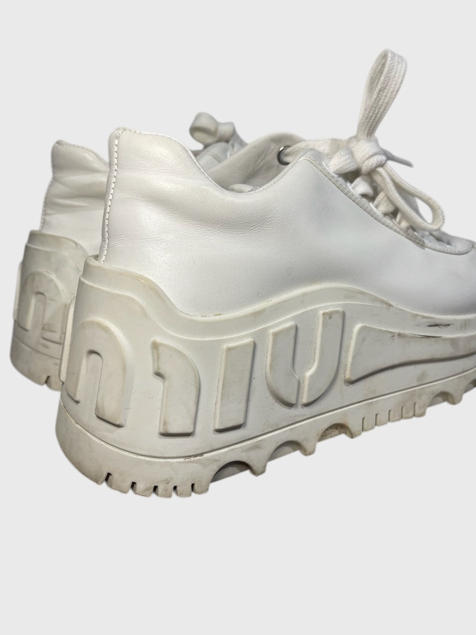 Baskets Miu Miu blanches T.36