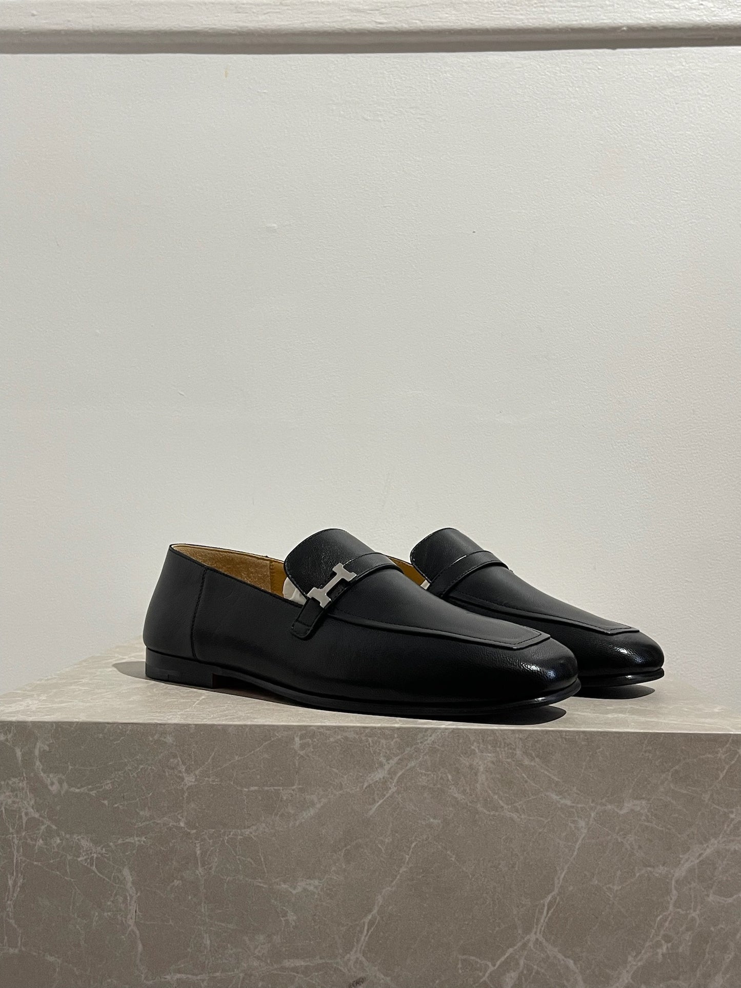 Mocassins Hermès noirs T.41 NEUFS