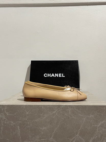 Ballerines Chanel beige T.37 NEUVES