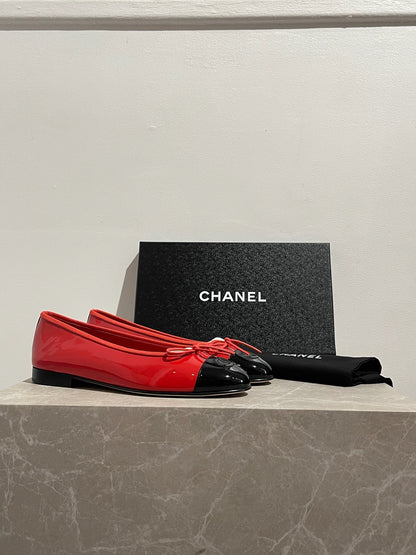 Ballerines Chanel rouge T.37 NEUVES