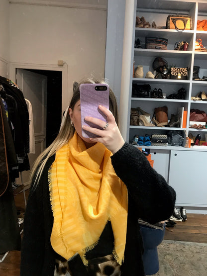 Foulard Fendi jaune Neuf