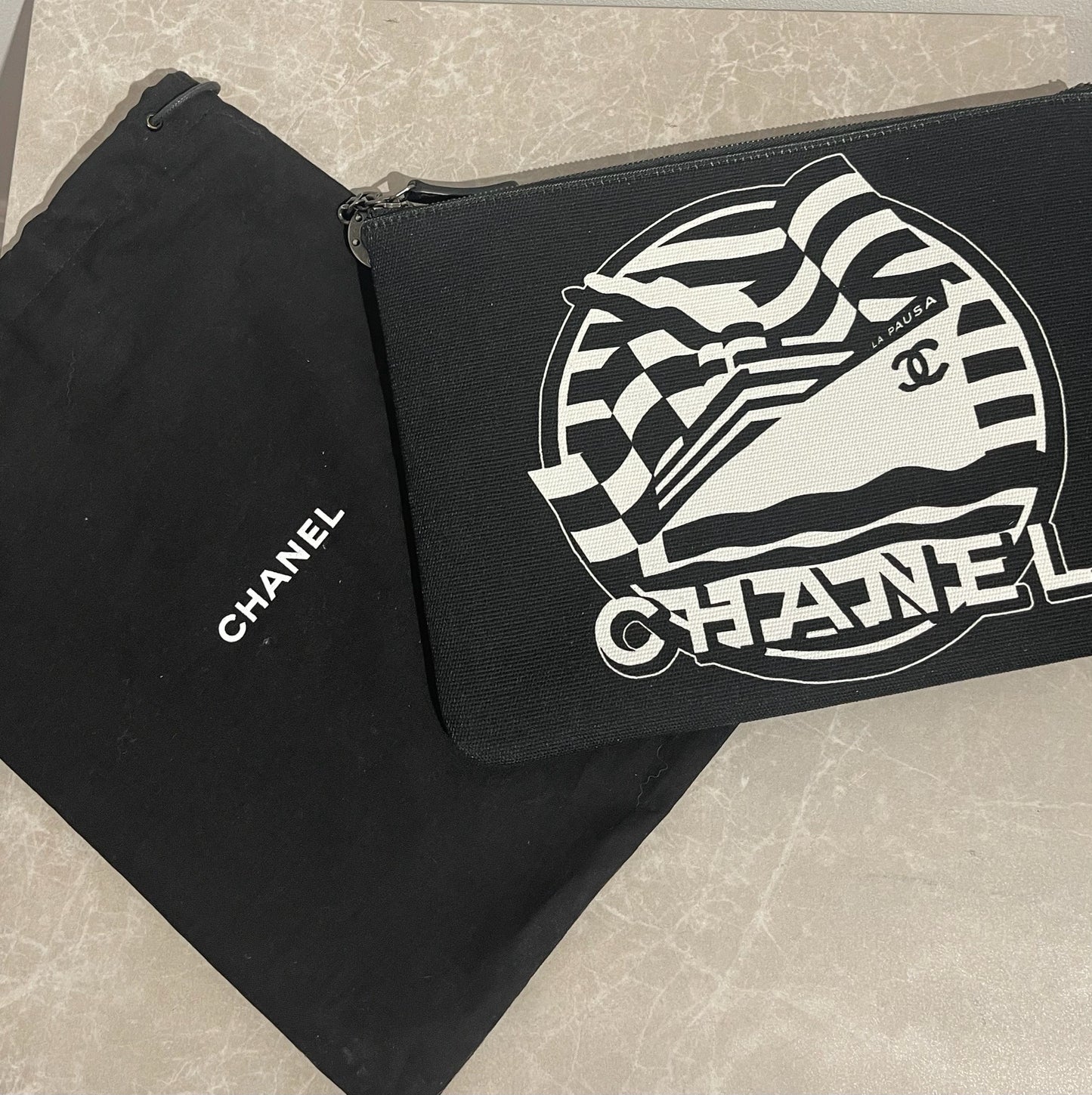 Pochette Chanel La Pause NEUVE