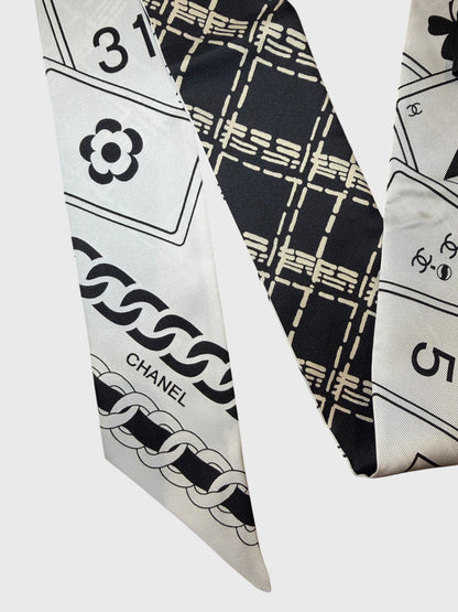 Foulard slim Chanel noir et blanc
