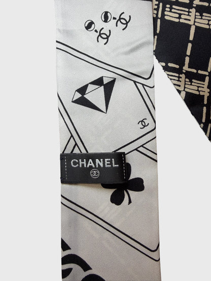 Foulard slim Chanel noir et blanc