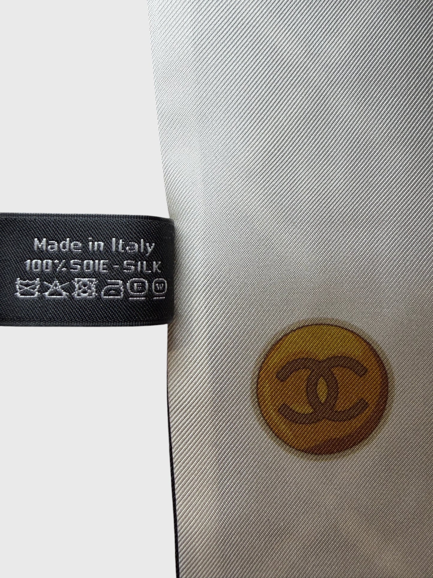 Foulard slim Chanel noir et blanc