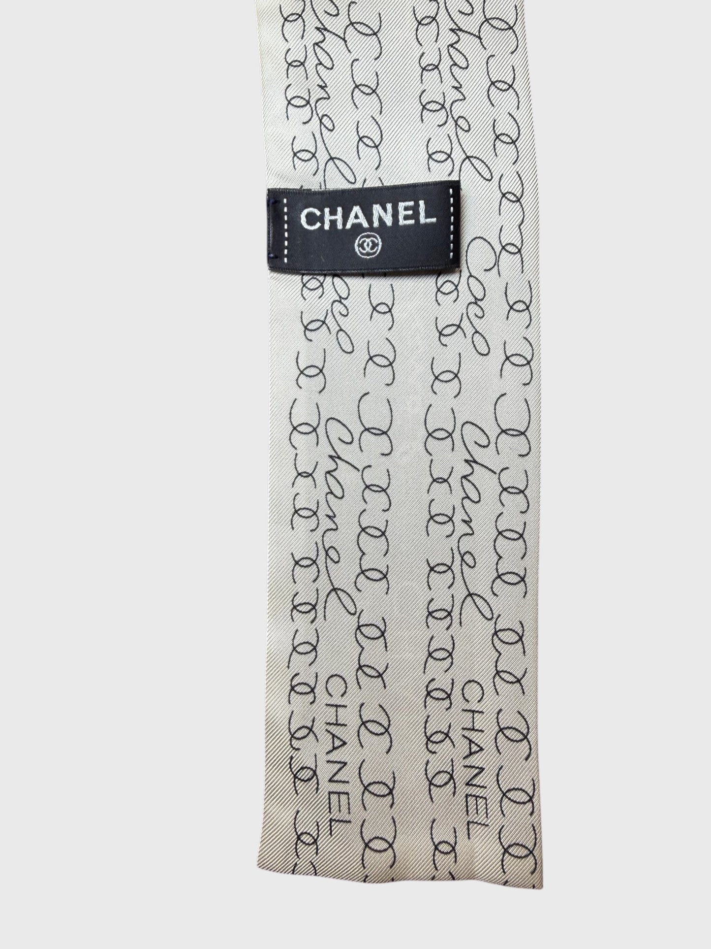 Foulard slim Chanel noir et blanc