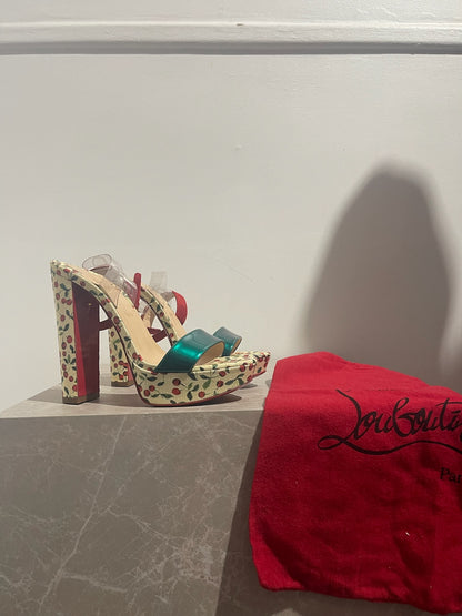 Sandales Christian Louboutin T.37